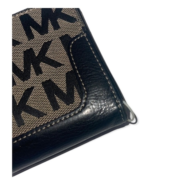 MICHAEL KORS Black & Tan Signature MK Hobo, Wallet & Wristlet Bundle - Picture 12 of 15